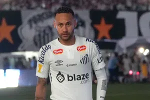 Neymar es amenazado por afición de Santos: “Mereces una cachetada”