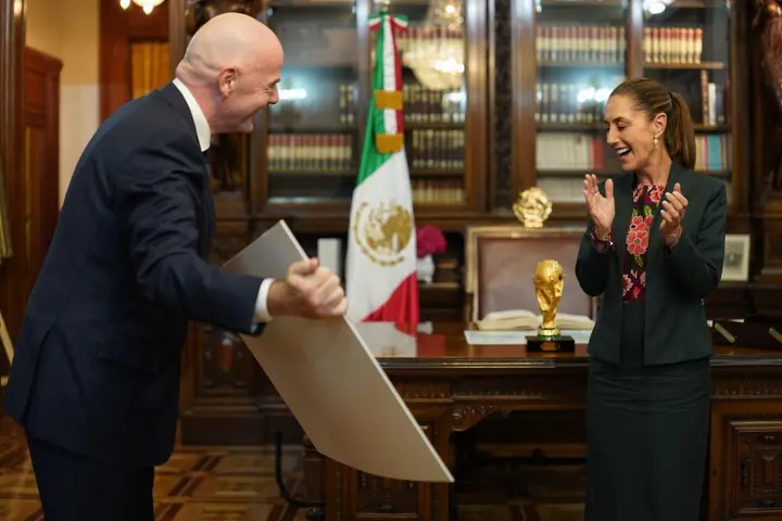 Regalo de Infantino a Sheinbaum | @Claudiashein