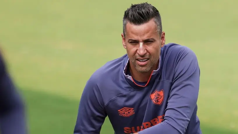 ¡Histórico! Fábio se convierte en el futbolista con más presencias en la historia