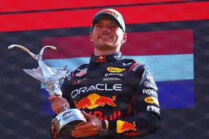 Verstappen está motivado con Red Bull tras victoria en Monza, aseguró Helmut Marko