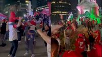 Afición de los Diablos Rojos del México celebran el campeonato en el Ángel de la Independencia