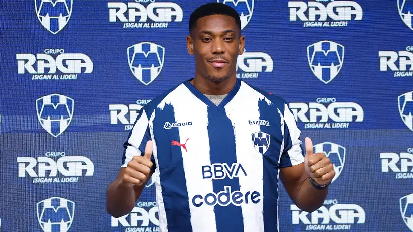 Anthony Martial es presentado y lanza contundente mensaje: 'Estoy listo para jugar'