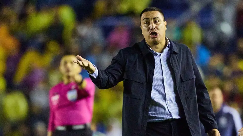 André Jardine le manda un 'mensajito' a Efraín Juárez: "Hay que mantener la calma"