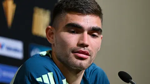 Johan Vásquez sobre Santiago Giménez: ‘Es un ejemplo’