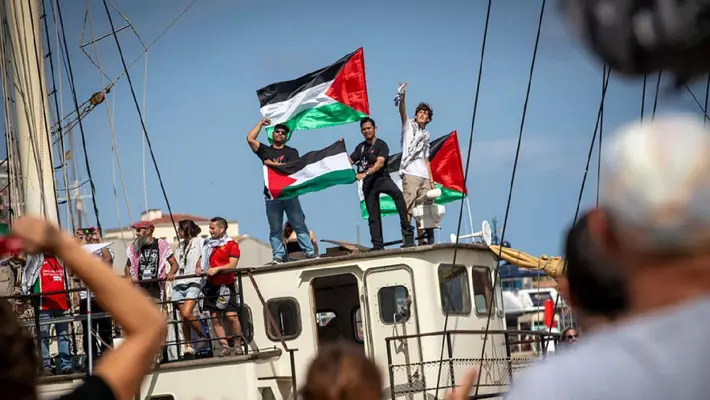 VIDEO: Israel intercepta flotilla con ayuda humanitaria rumbo a Gaza; hay una mexicana detenida