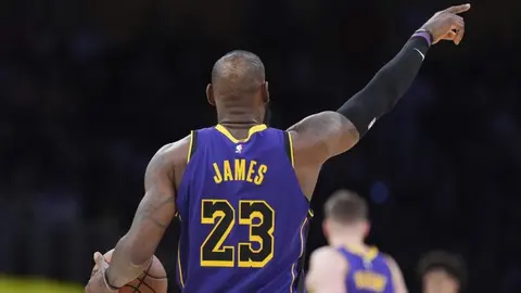 ¿Se acerca el retiro? LeBron James manda un enigmático mensaje en redes sociales