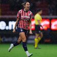 Chivas, con golazo de Iturbide, rescata el empate ante Rayadas