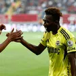 "Edson Álvarez es basura": Dura crítica de la afición del Fenerbahce tras el debut del 'Machín'