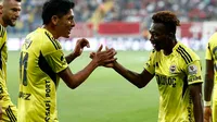 "Edson Álvarez es basura": Dura crítica de la afición del Fenerbahce tras el debut del 'Machín'