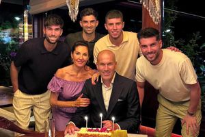 Zidane va a la Selección de Argelia