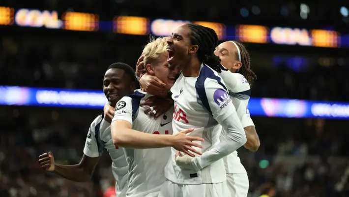 Con autogol tempranero, Tottenham venció a Villarreal en el inicio de Champions League