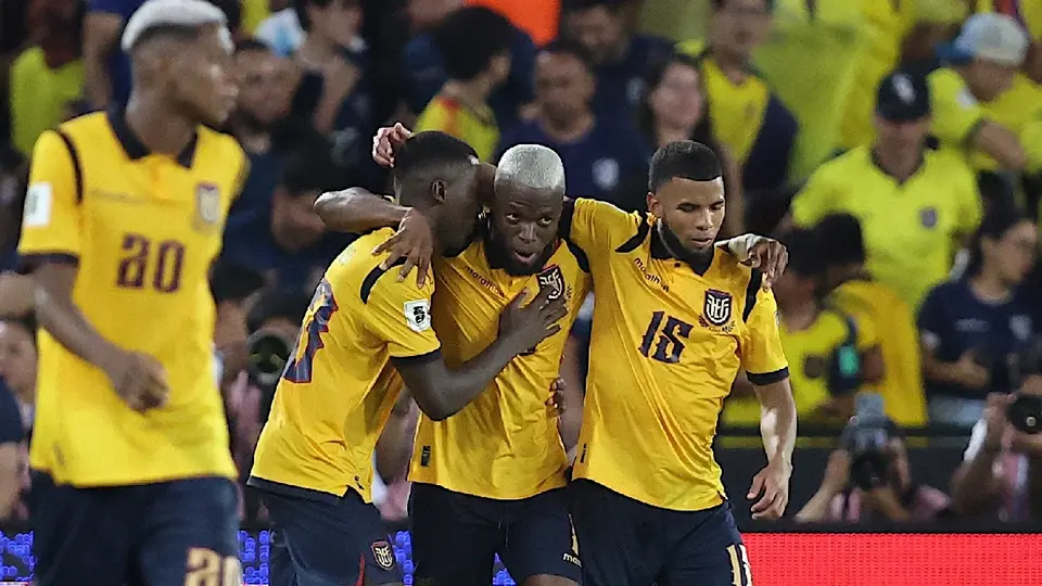 Ecuador cierra de buena manera las Eliminatorias venciendo a Argentina en casa