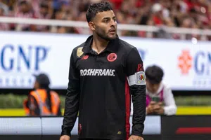 Antonio Mohamed sobre Alexis Vega ante Chivas: "Entre más lo abuchean, mejor juega"