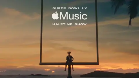 Super Bowl LX: Aficionados reaccionan a Bad Bunny como espectáculo de medio tiempo