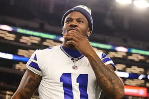 Jerry Jones reveló ofrecer un acuerdo millonario a Micah Parsons en plena pelea contractual