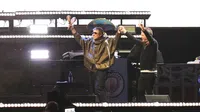 Hello! Pep Guardiola 'sorprende' en el concierto de Oasis en Ciudad de México