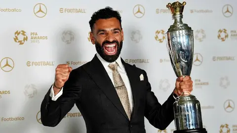 Mohamed Salah gana su tercer premio PFA; Mariona Caldentey brilla en la rama femenina