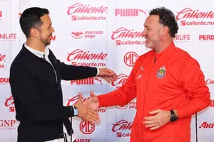 Chivas se mantiene firme con Gabriel Milito a pesar de crisis