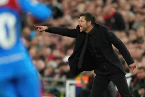 Xabi Alonso empatiza con Diego Simeone tras el incidente en Anfield: 'Hace tiempo se salió de las manos'