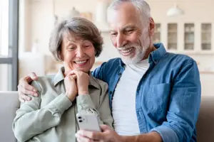 Día del Abuelo 2025: frases emotivas para dedicar por WhatsApp este 28 de agosto
