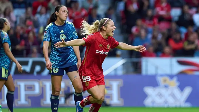 Con una jugadora más, Toluca empata ante América, que llegó a cuatro juegos sin victoria