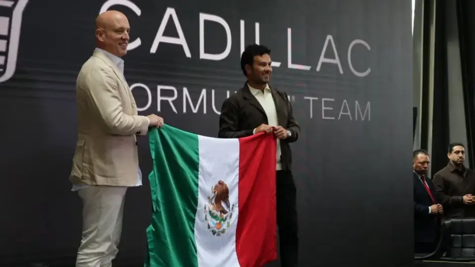 Checo Pérez se prepara para 'debutar' con Cadillac en el simulador