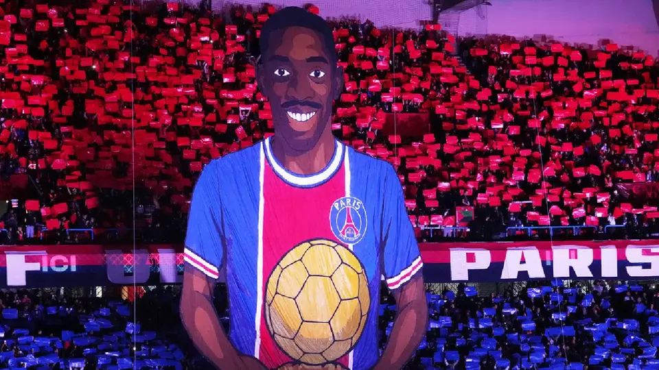 PSG vence al Auxerre en pintoresco homenaje de la afición a Dembélé