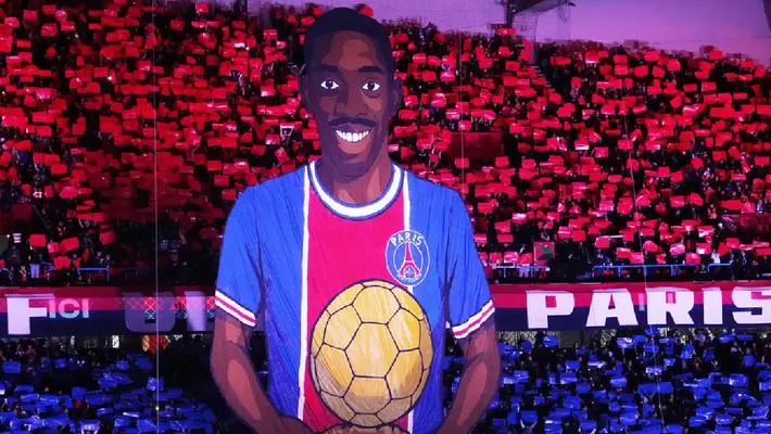 PSG vence al Auxerre en pintoresco homenaje de la afición a Dembélé