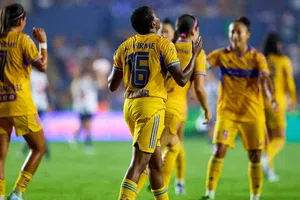 Tigres vs Rayadas es retrasado por tormenta eléctrica