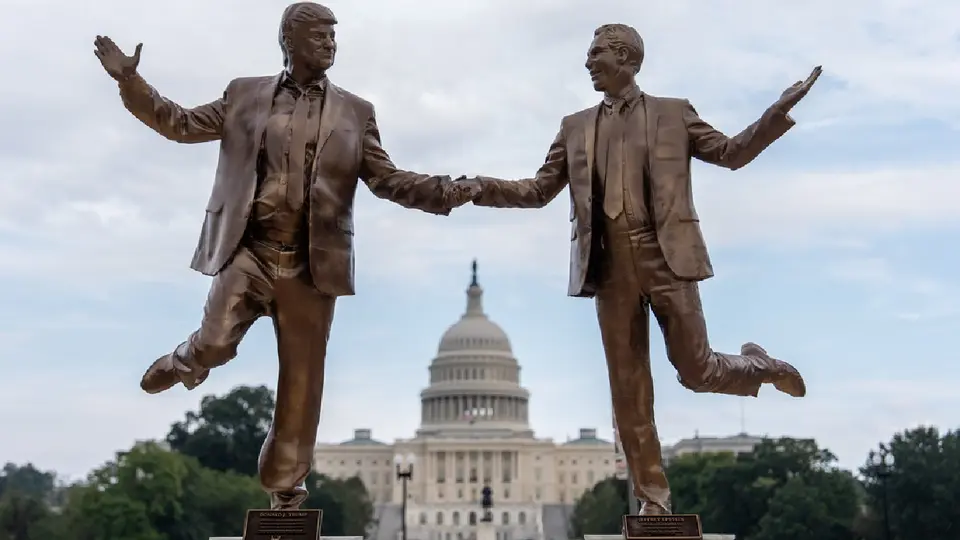 Trump y Epstein, tomados de la mano frente al Capitolio; aparece polémica estatua en Washington