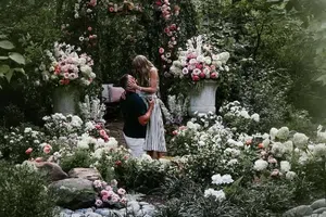 ¡Llegó el anillo! Travis Kelce y Taylor Swift se comprometen