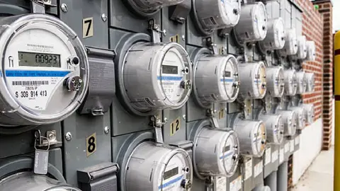 ¿Cómo saber si tu medidor digital de la CFE registra una fuga de luz en casa?