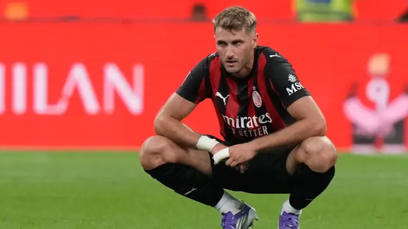 ¿Por qué Santiago Giménez no salió del AC Milan a la Roma?