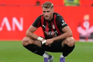 ¿Por qué Santiago Giménez no salió del AC Milan a la Roma?