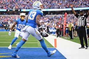 Los Angeles Chargers derrotan a los Denver Broncos y se colocan 3-0