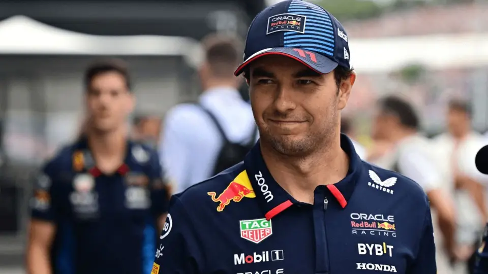 Checo Pérez y Valtteri Bottas emocionan a Lewis Hamilton en su regreso a la F1