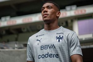 Anthony Martial tendrá su primera titularidad con Rayados en Liga MX