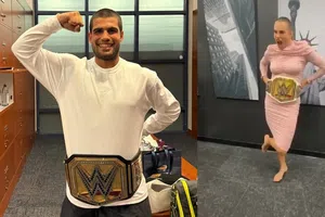Alcaraz y Sabalenka reciben cinturones conmemorativos de WWE tras ganar el US Open