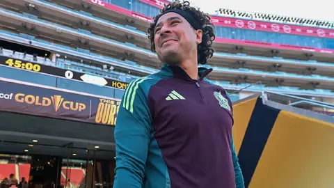'Pollo' Ortiz se burla de críticos de Memo Ochoa: "la jeta que va a poner"