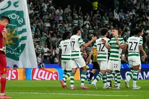 Sporting goleó al club debutante de Champions, Kairat Almaty