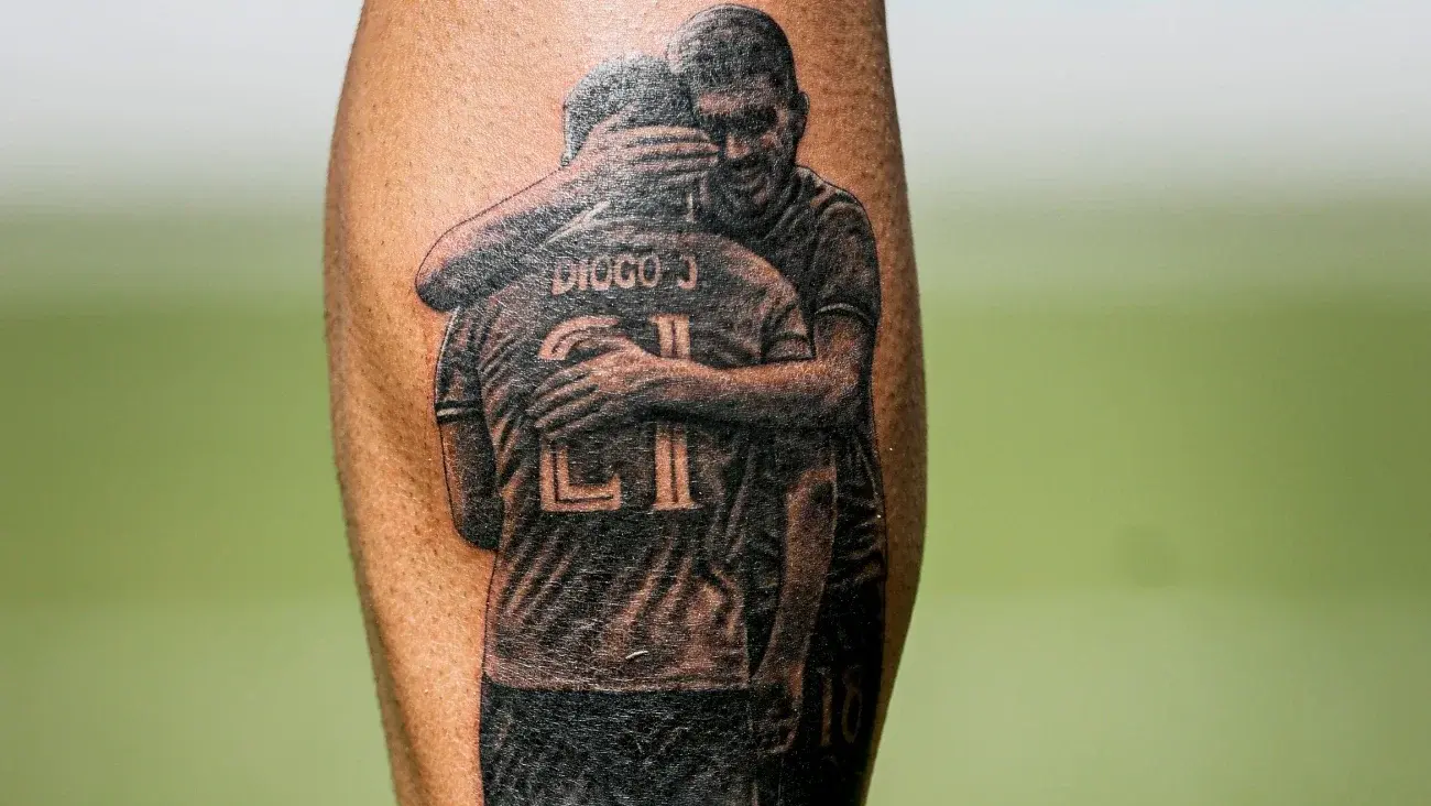 Rúben Neves se hace tatuaje en honor a Diogo Jota | X: @selecaoportugal