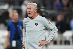 Pete Carroll defiende a Tom Brady tras polémica en juego de Raiders vs Chargers