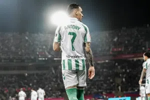 Antony y Real Betis vuelven a unir caminos; el jugador continuará en el club