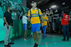 Rômulo Zwarg, defensor de Tigres, reconoce que tuvo propuestas para salir