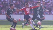 Chivas consigue agónico triunfo ante León en duelo amistoso en Estados Unidos.