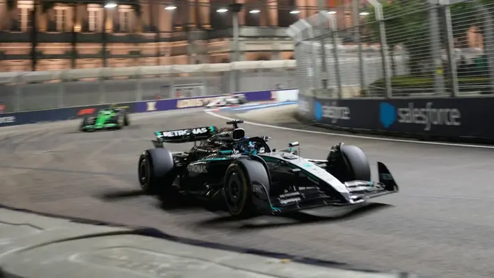 George Russell despierta y se queda con la Pole Position en el GP de Singapur