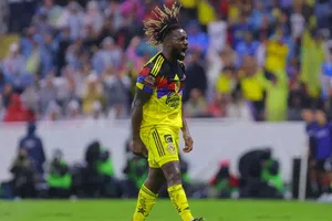 ¡De crack! Allan Saint-Maximin saca la magia y se queda cerca de un golazo
