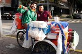 ¿Adiós a los carritos de café y pan en CDMX? Esto se sabe