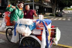 ¿Adiós a los carritos de café y pan en CDMX? Esto se sabe