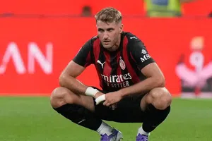 Santiago Giménez: ¿La solución al débil ataque de la Roma?